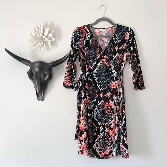 WRAP Dress in Black Reptile Print with 3/4 Sleeve A-line Fit Women’s XS EUC - Picture 2 of 5